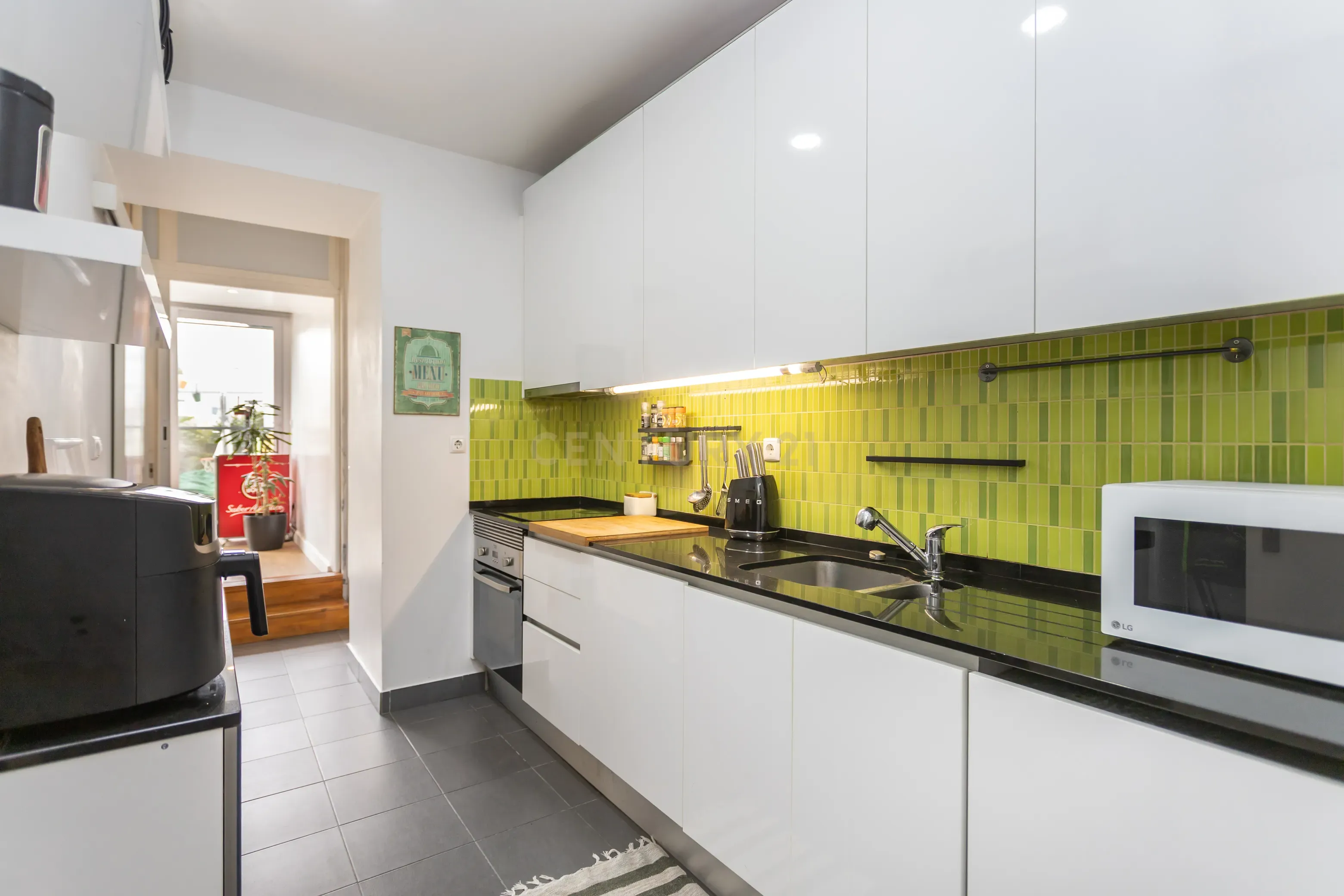 Apartamento T3 com duas salas e terraço privado em Sete Rios, Lisboa - Image 22