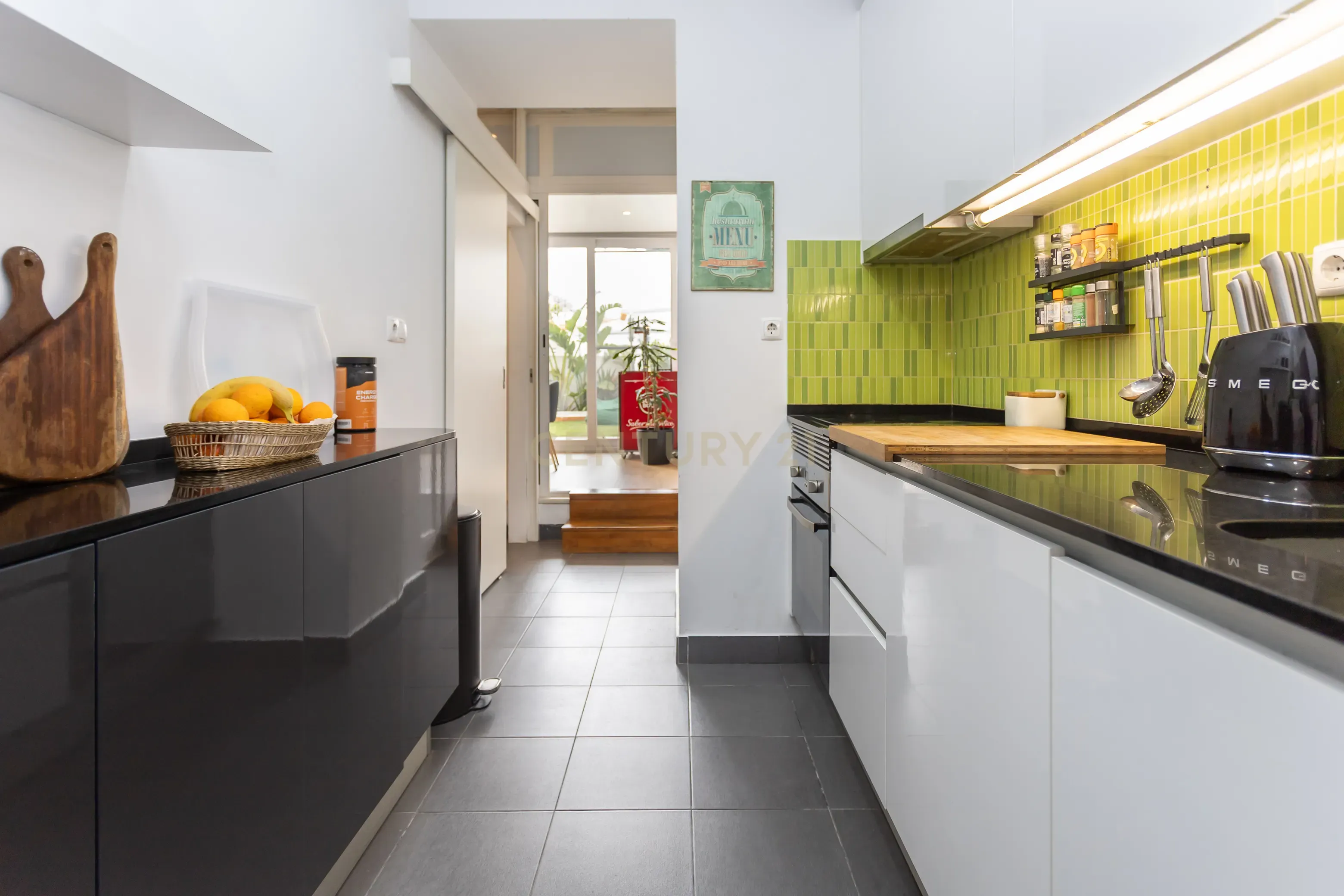 Apartamento T3 com duas salas e terraço privado em Sete Rios, Lisboa - Image 33