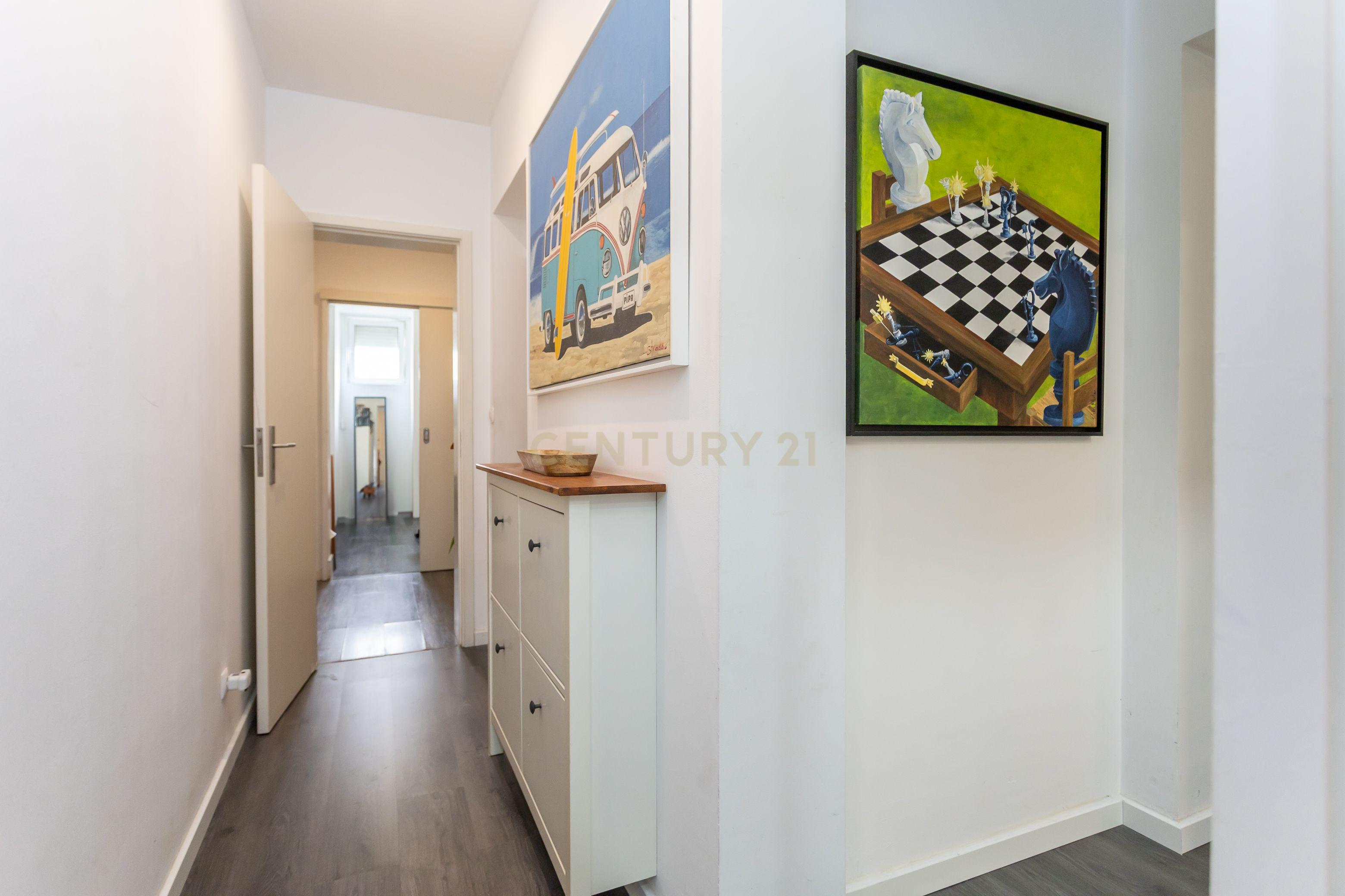 Apartamento T3 com duas salas e terraço privado em Sete Rios, Lisboa - Image 42
