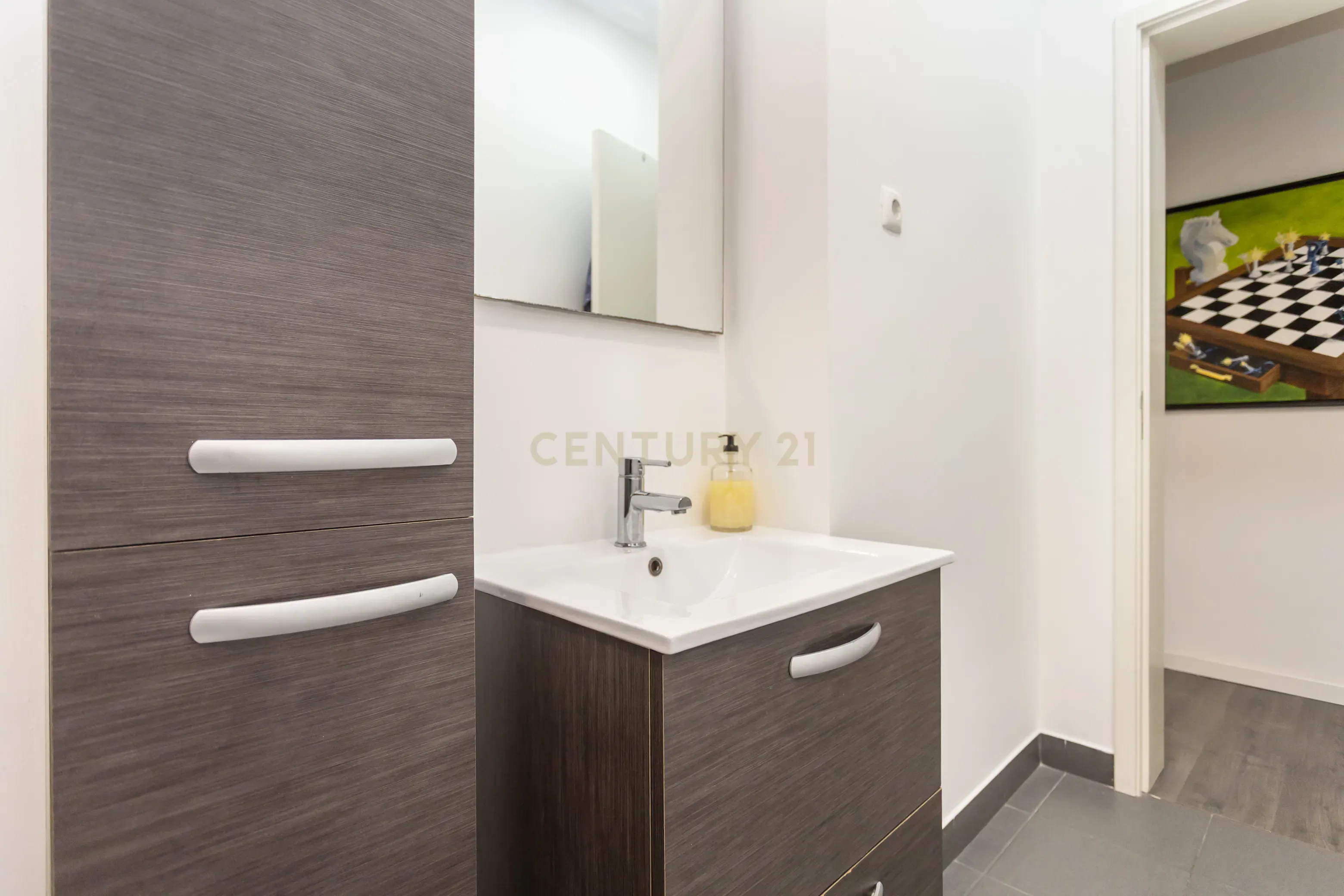 Apartamento T3 com duas salas e terraço privado em Sete Rios, Lisboa - Image 43