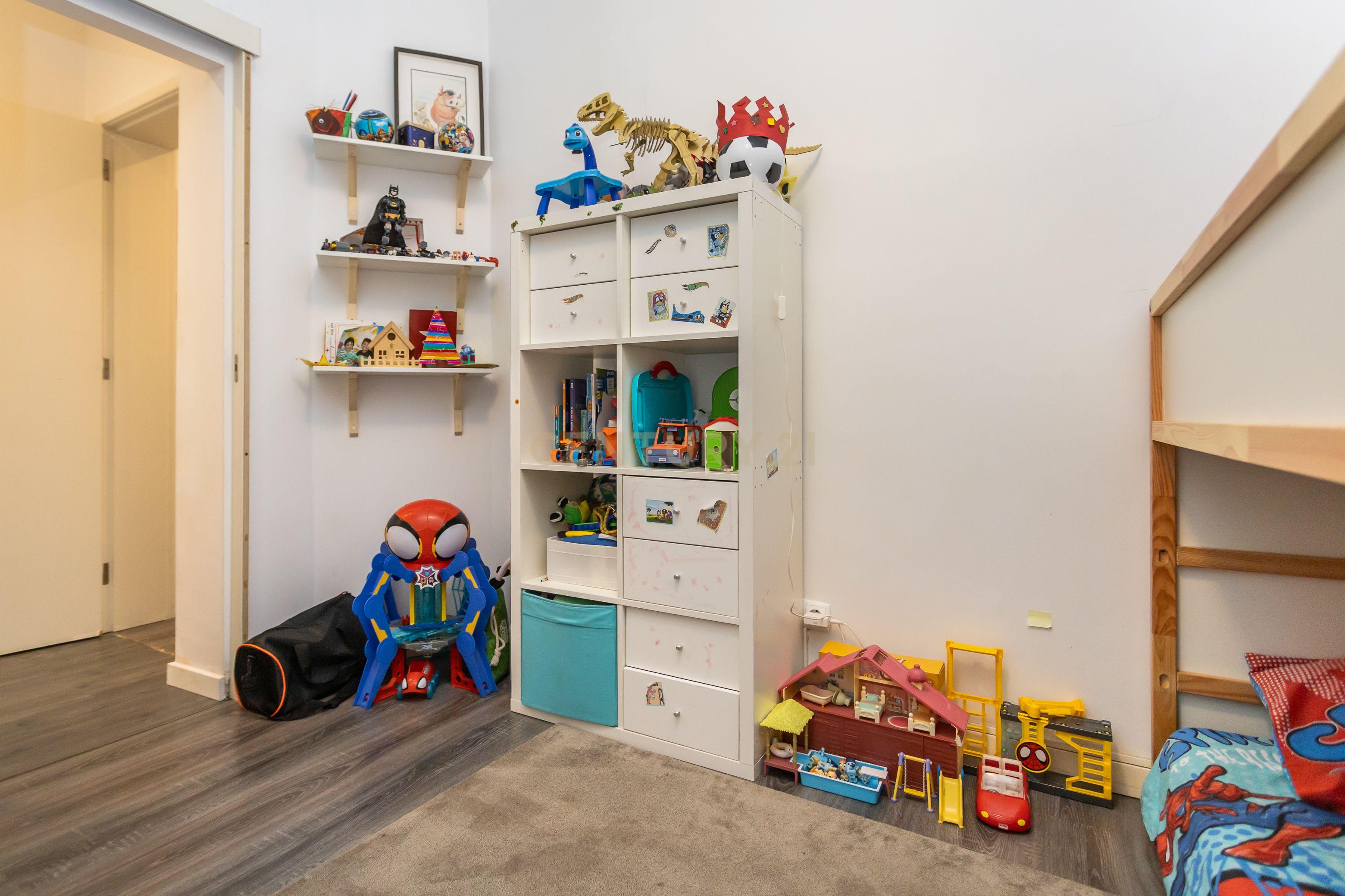 Apartamento T3 com duas salas e terraço privado em Sete Rios, Lisboa - Image 45