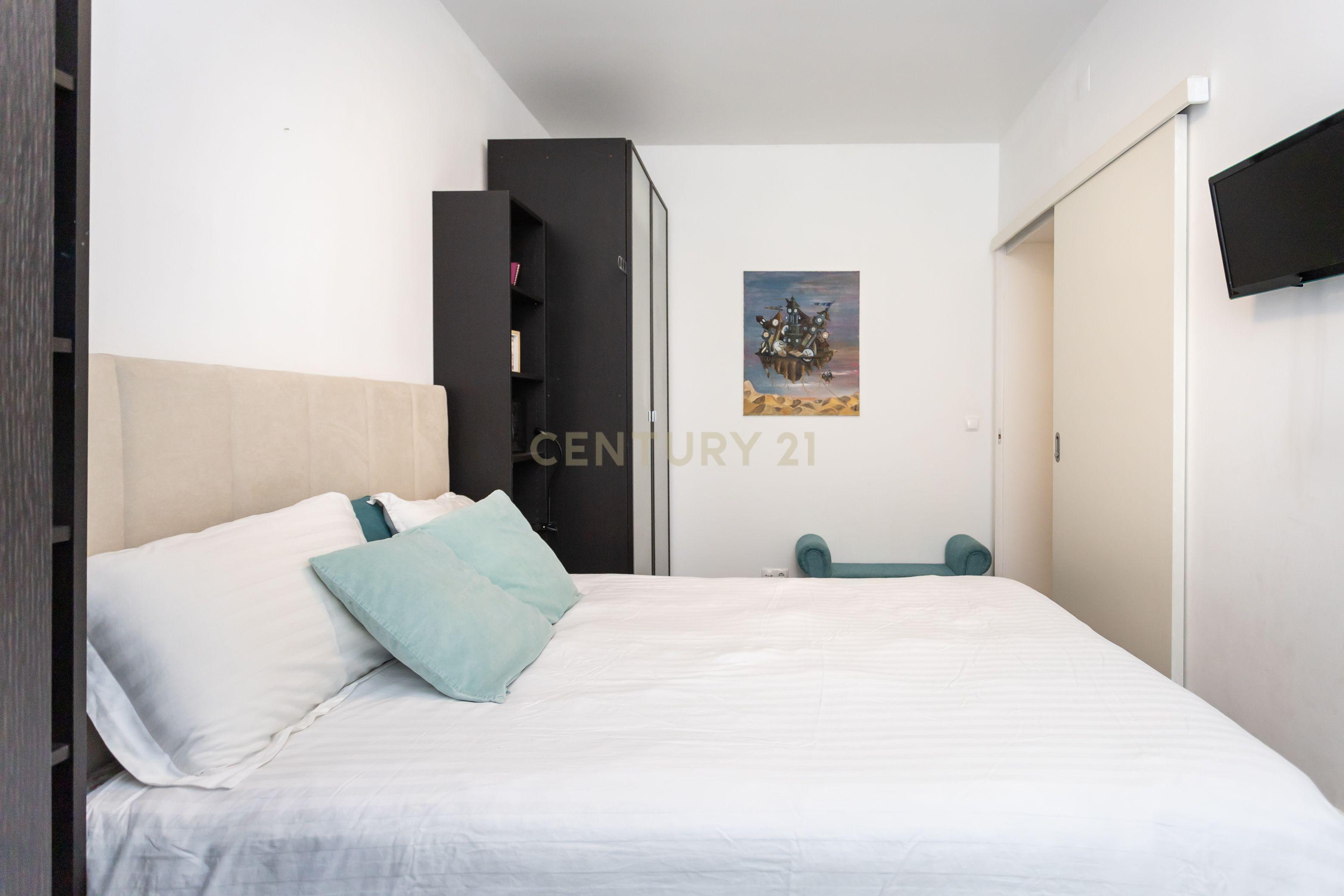 Apartamento T3 com duas salas e terraço privado em Sete Rios, Lisboa - Image 24