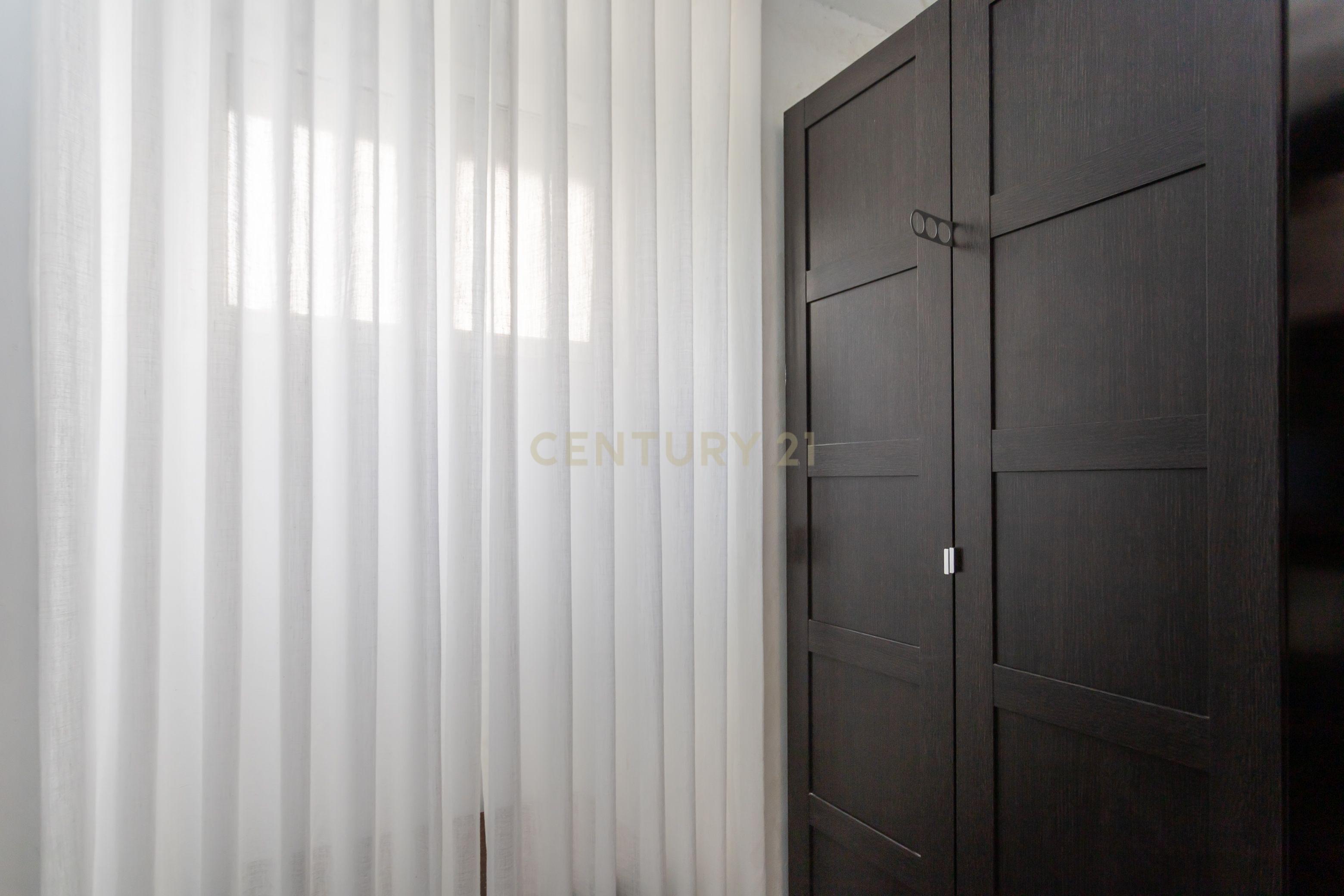 Apartamento T3 com duas salas e terraço privado em Sete Rios, Lisboa - Image 39