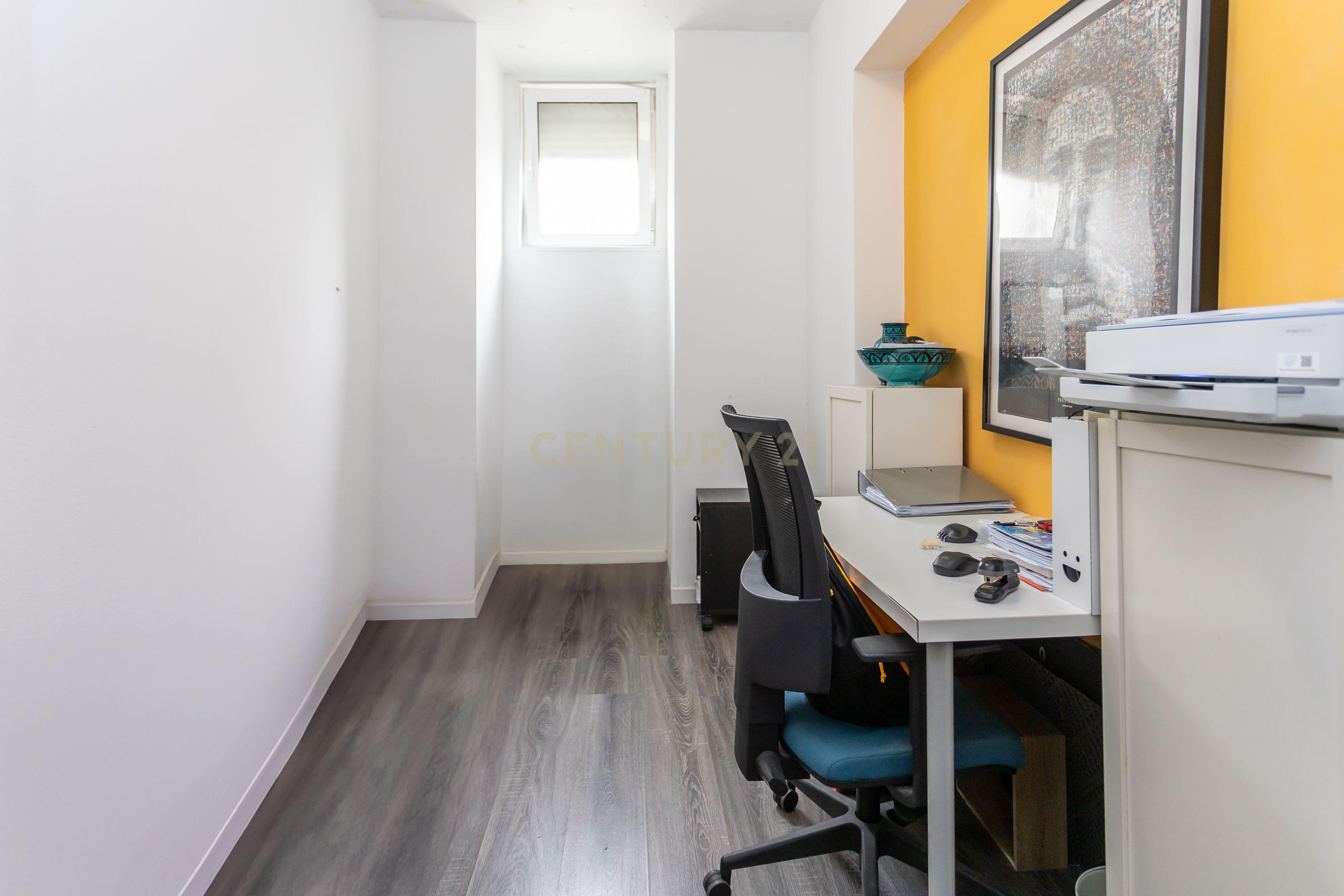 Apartamento T3 com duas salas e terraço privado em Sete Rios, Lisboa - Image 41