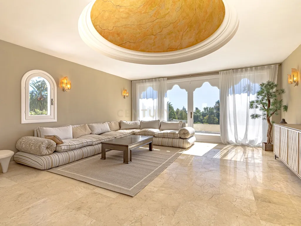 Elegância Andaluza Intemporal no Coração de El Paraíso, Estepona - Image 28