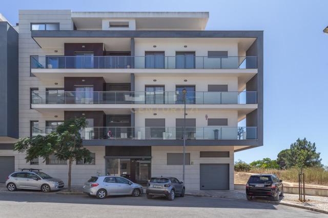 Luxuoso apartamento T3 duplex com Vista Panorâmica em Quinta de Santa Teresa, Charneca de caparica - Image 39