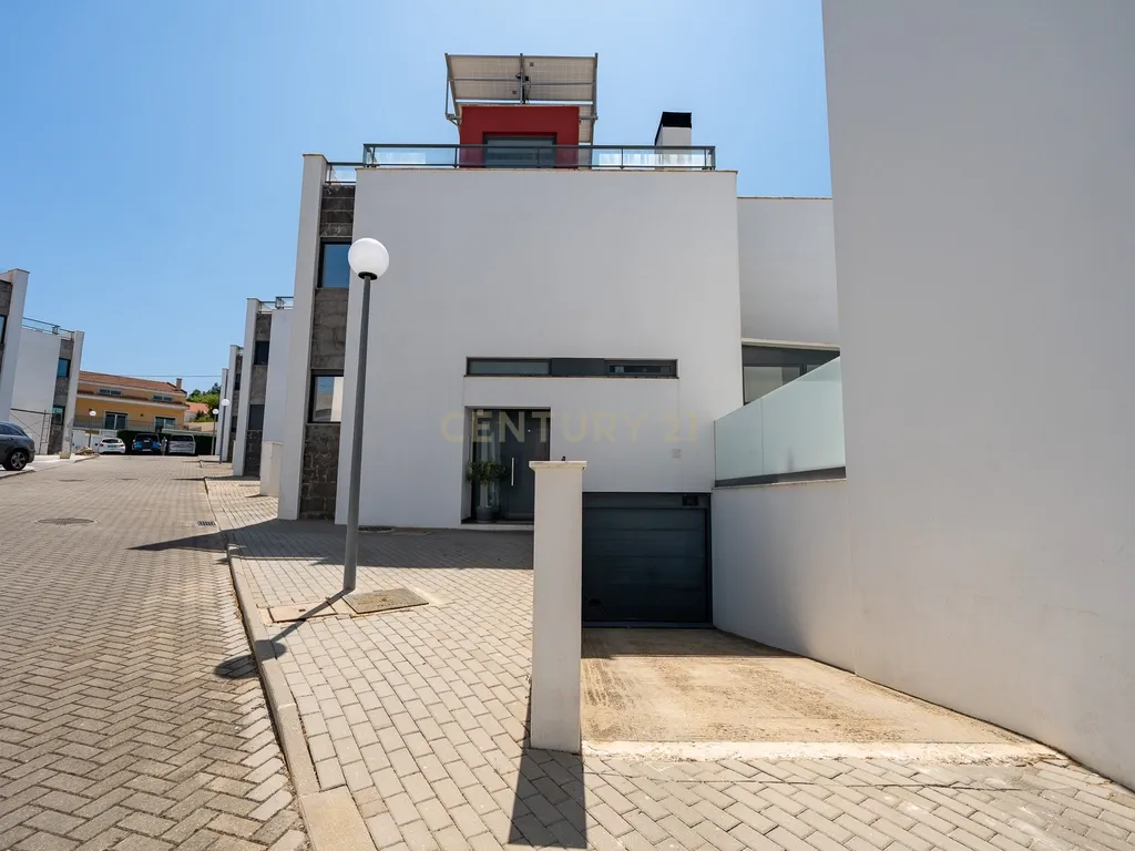 ** Moderna Moradia T4 c/ piscina e rooftop no condomínio privado "Villas do Campo" - Venda do Pinheiro ** - Image 7
