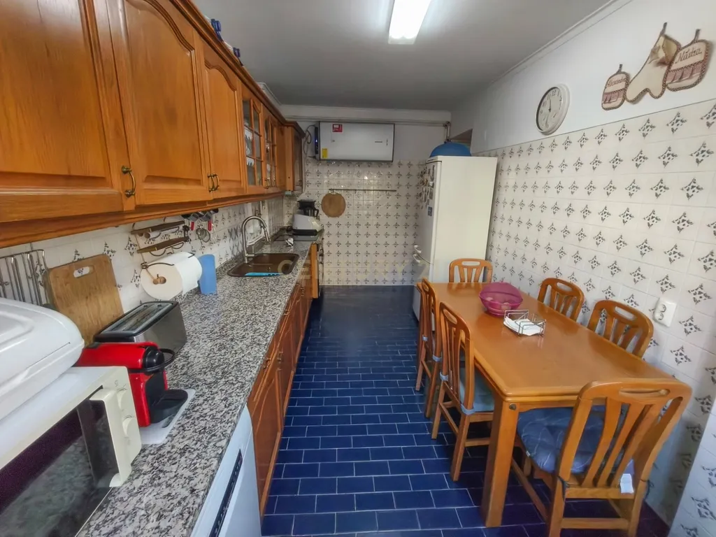 Apartamento T3 na Quinta do Rouxinol- Oportunidade Única! vista para o rio - Image 13