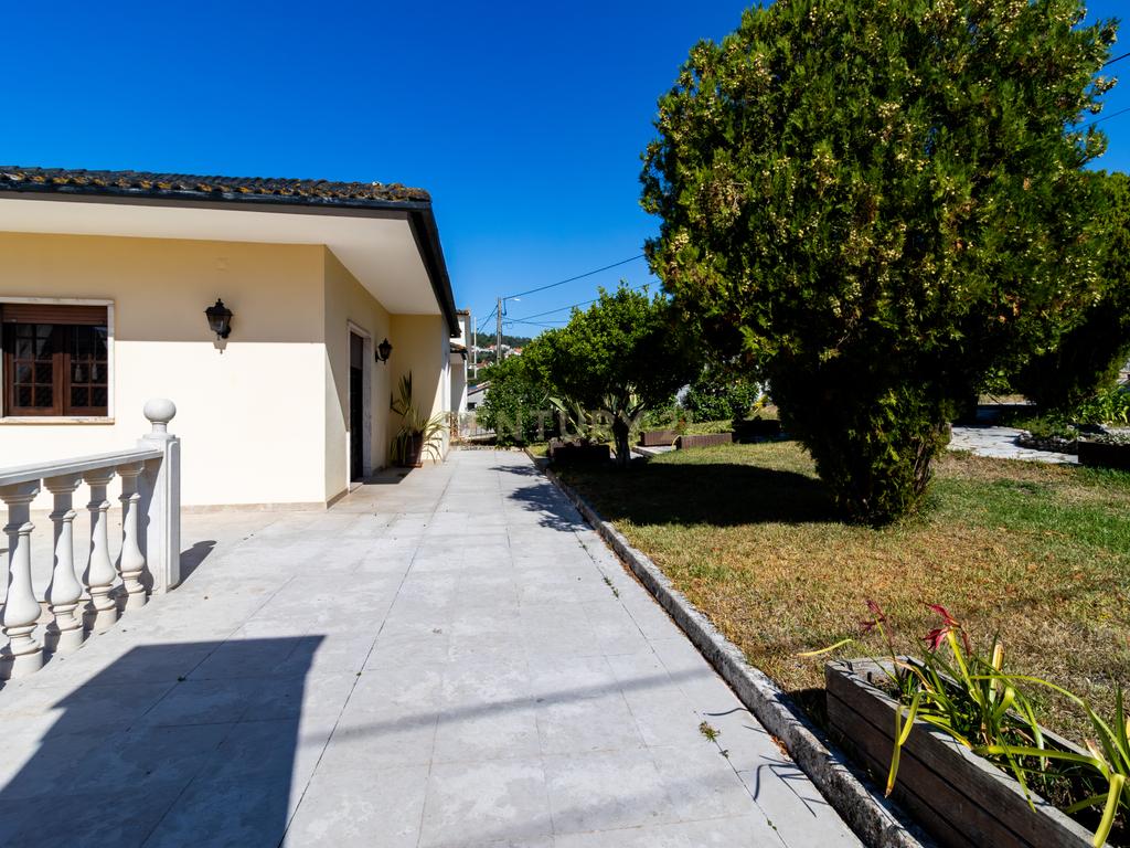 CONJUNTO MORADIA, 4 APARTAMENTOS E PAVILHÃO - Image 47