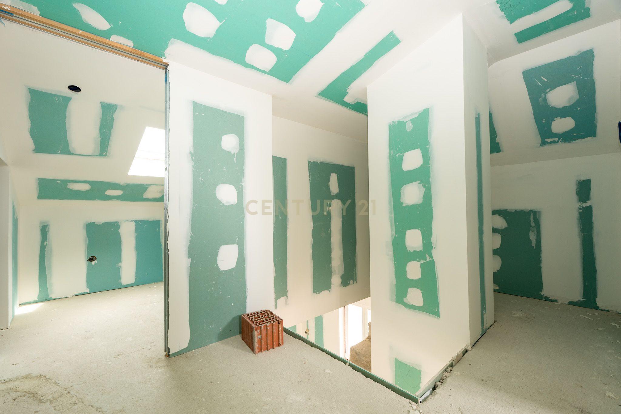 Moradia T4 em Alcântara com Dois Duplex Independentes - Ideal para Habitação e Investimento - Image 12