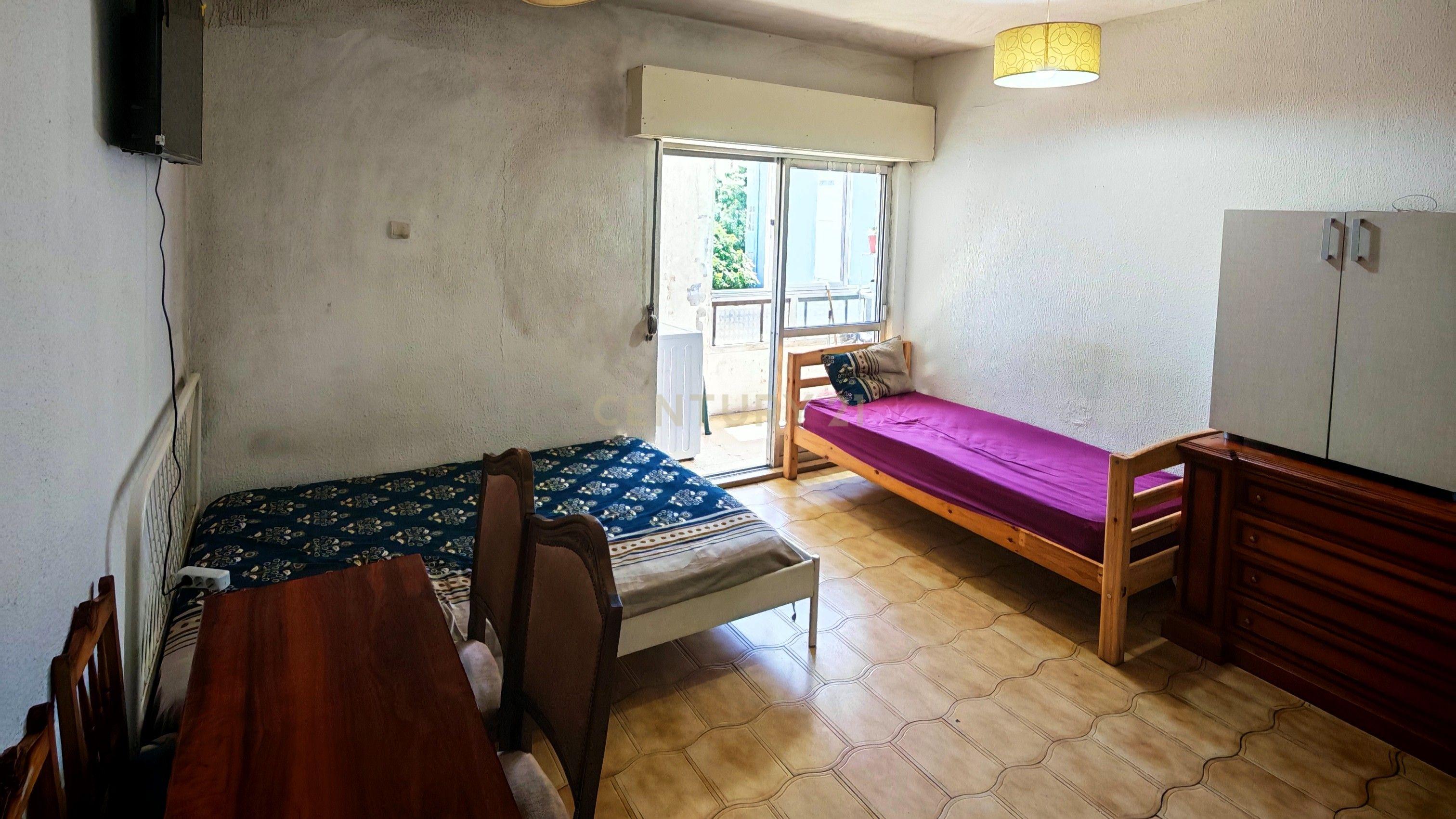 Fotografia 3 de Apartamento T1 para Remodelar Reboleira – prédio com elevadores e localização central