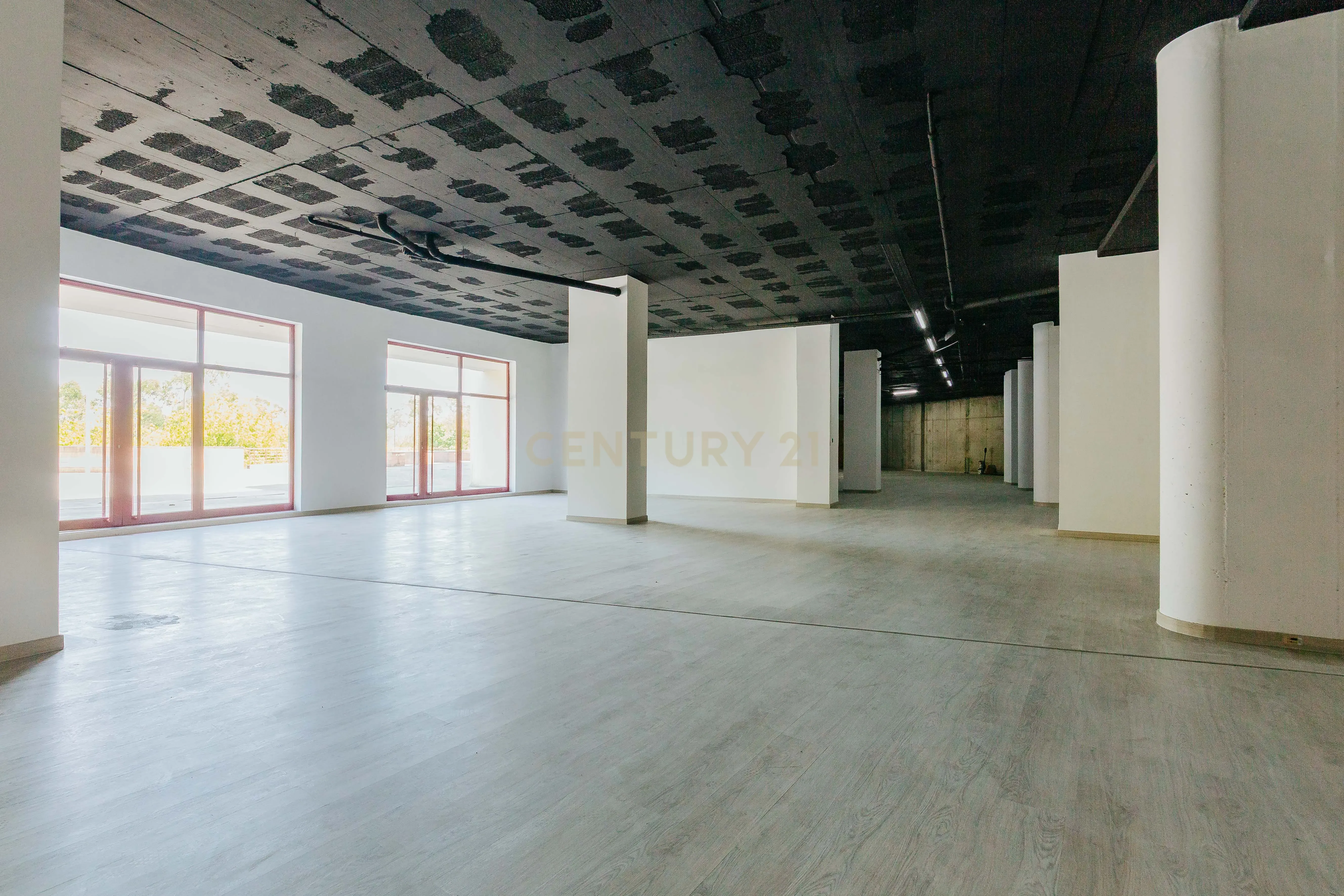 Fotografia 3 de Armazém / Espaço Comercial para Venda – Barcarena, Oeiras