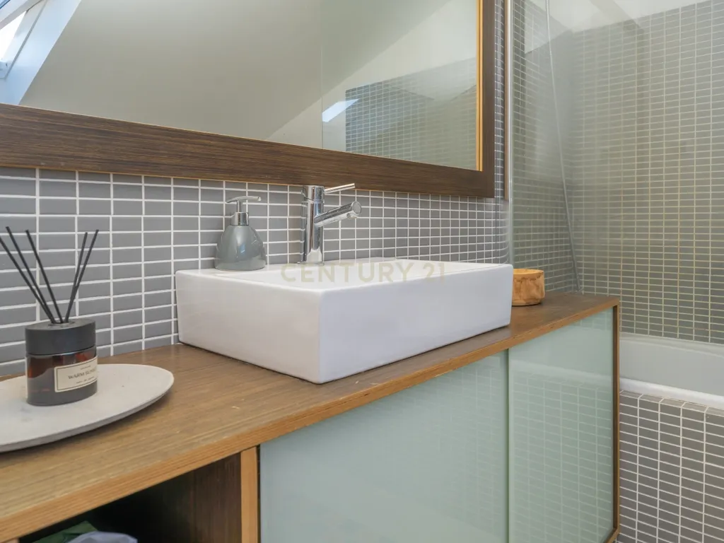Excelente Apartamento T3 Duplex c/ Garagem, na Galiza, Estoril, Cascais - Image 30
