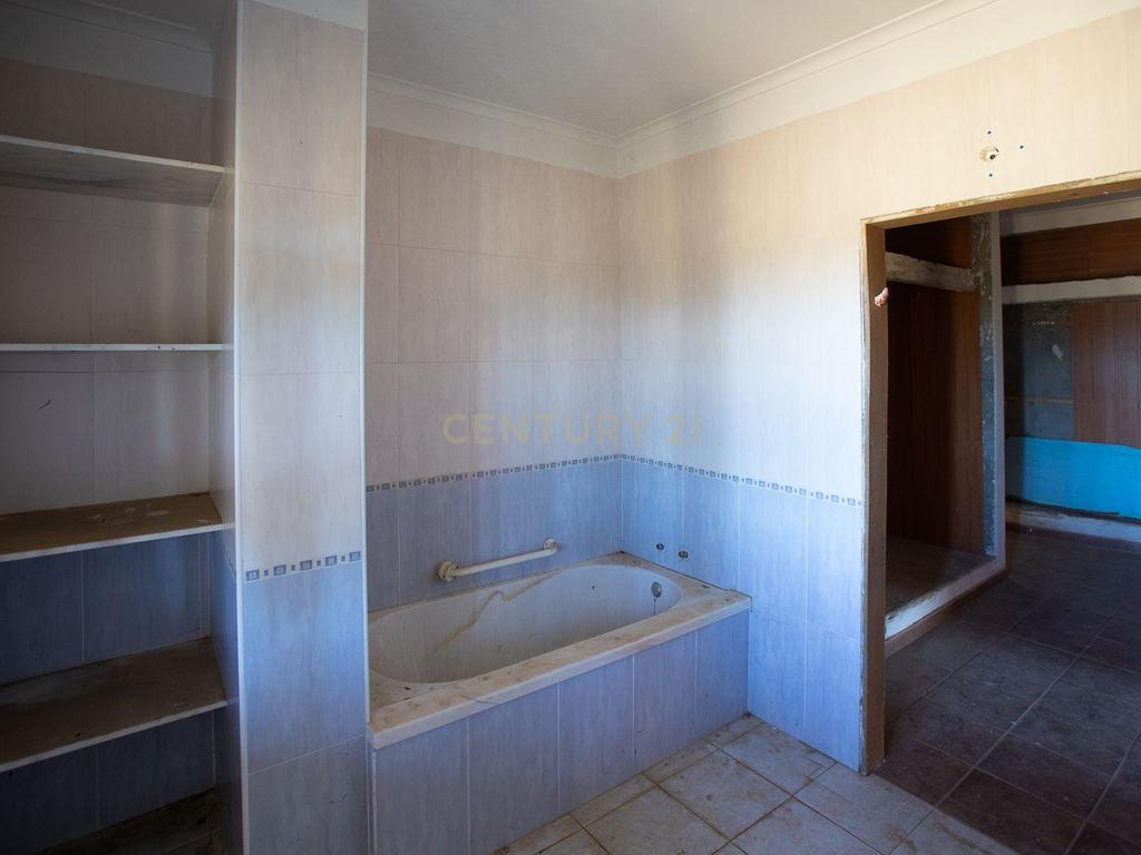 Quinta com 2,5 hectares em Portalegre - Image 6