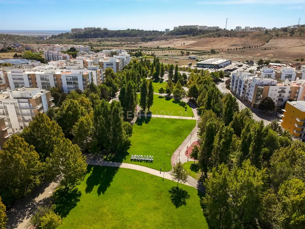 T3 com suite, lareira e BOX PRIVATIVA DE 41 m² | Quinta da Flamenga – Vialonga - Image 19
