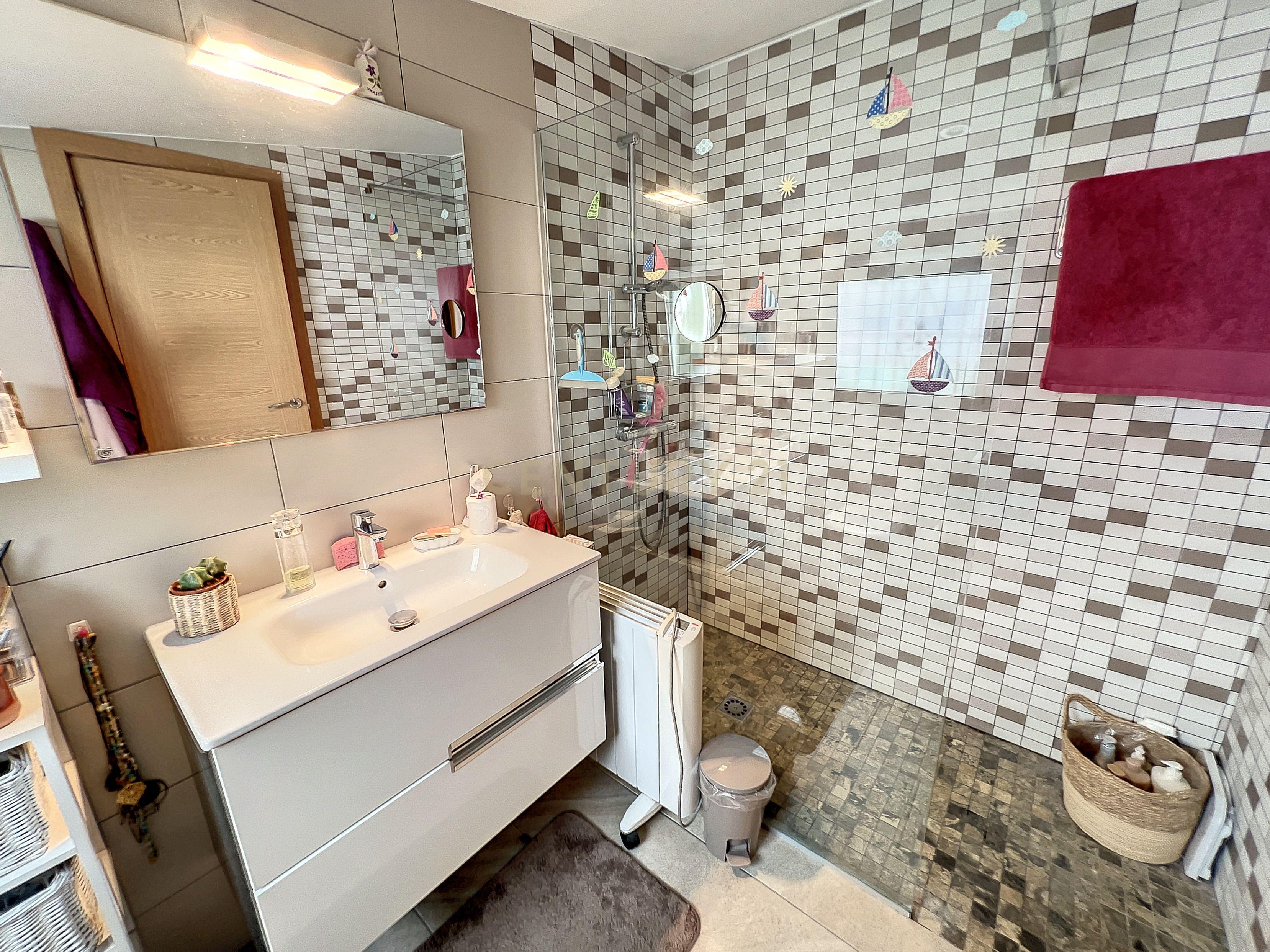 MORADIA T3 EM ROSAS, RENOVADA, OÁSIS DE TRANQUILIDADE - Image 15