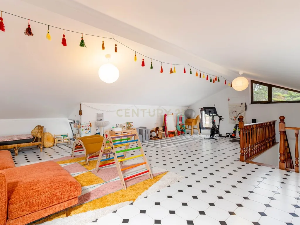 Viver com Elegância entre o Litoral e a Cidade – Uma Casa Sustentável em Colares, Portugal - Image 50