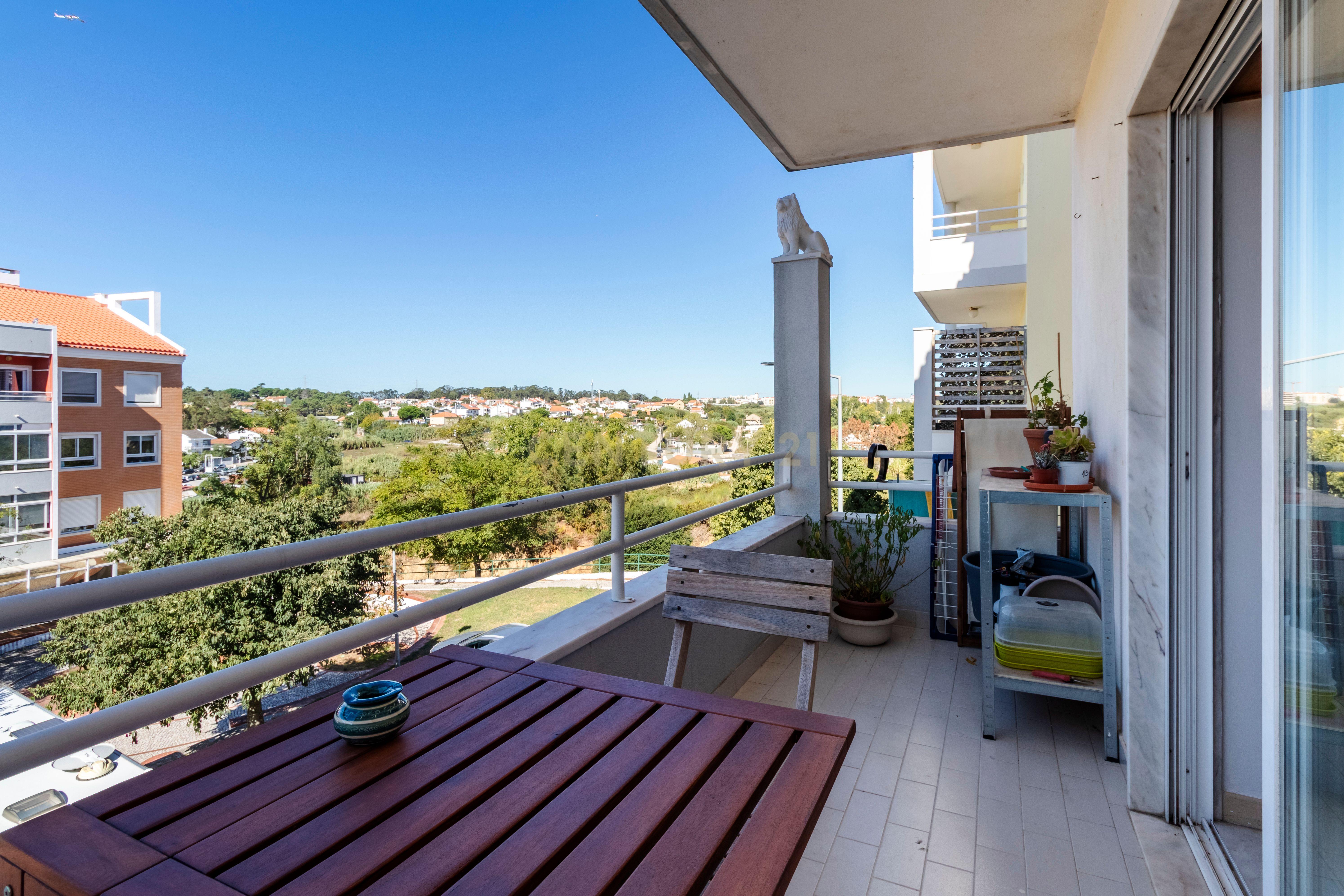 Apartamento T3 em Charneca de Caparica e Sobreda, €398.000