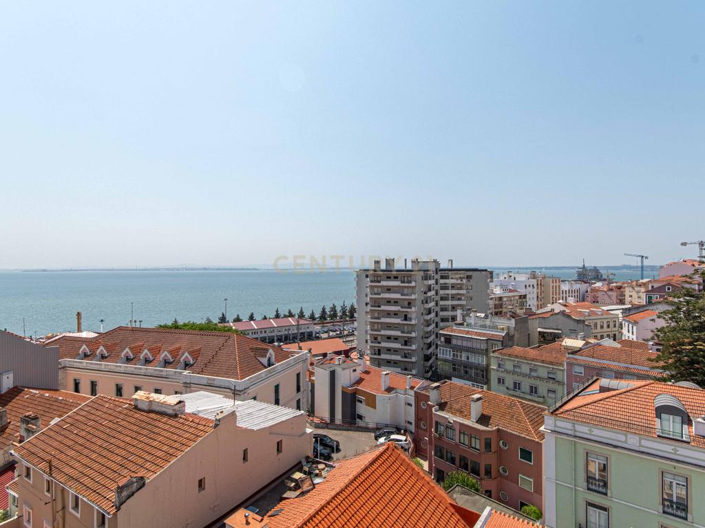 Apartamento T2 de Charme com vista rio e estacionamento em São Vicente, Lisboa  - Image 32