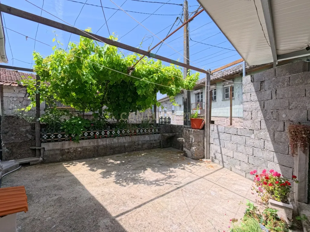 Moradia térrea com espaço exterior + 3 Terrenos Rústicos em Queirã - Vouzela - Image 11