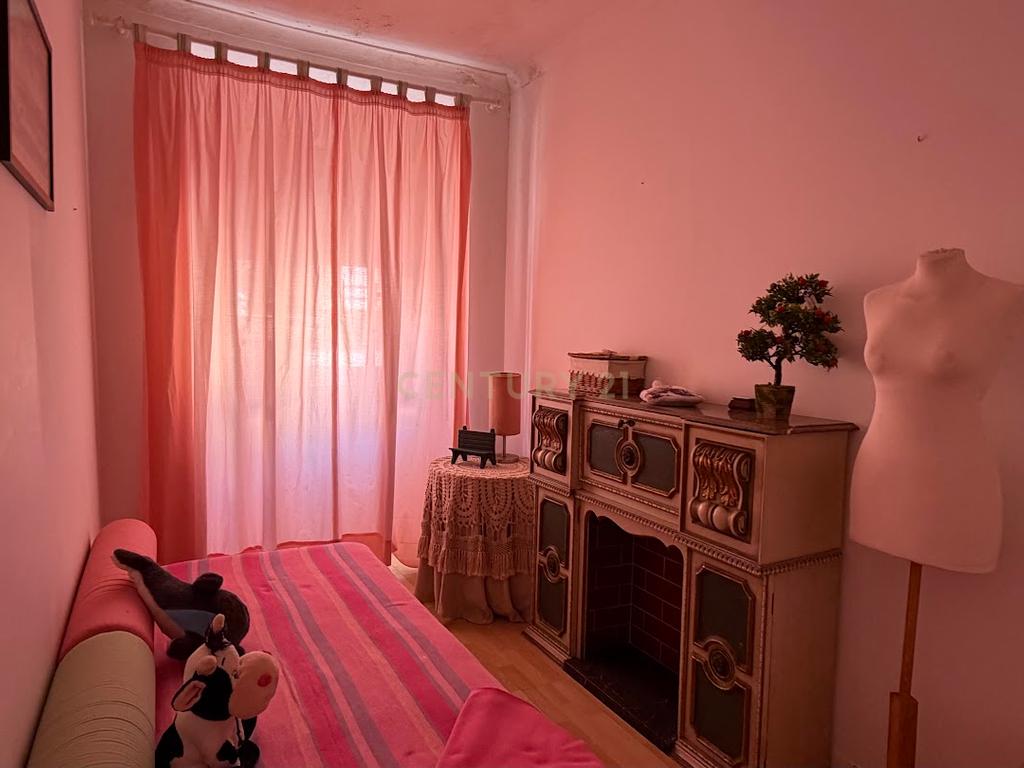 T4 em Arroios para remodelação com vista sobre Lisboa - Lisboa - Image 32