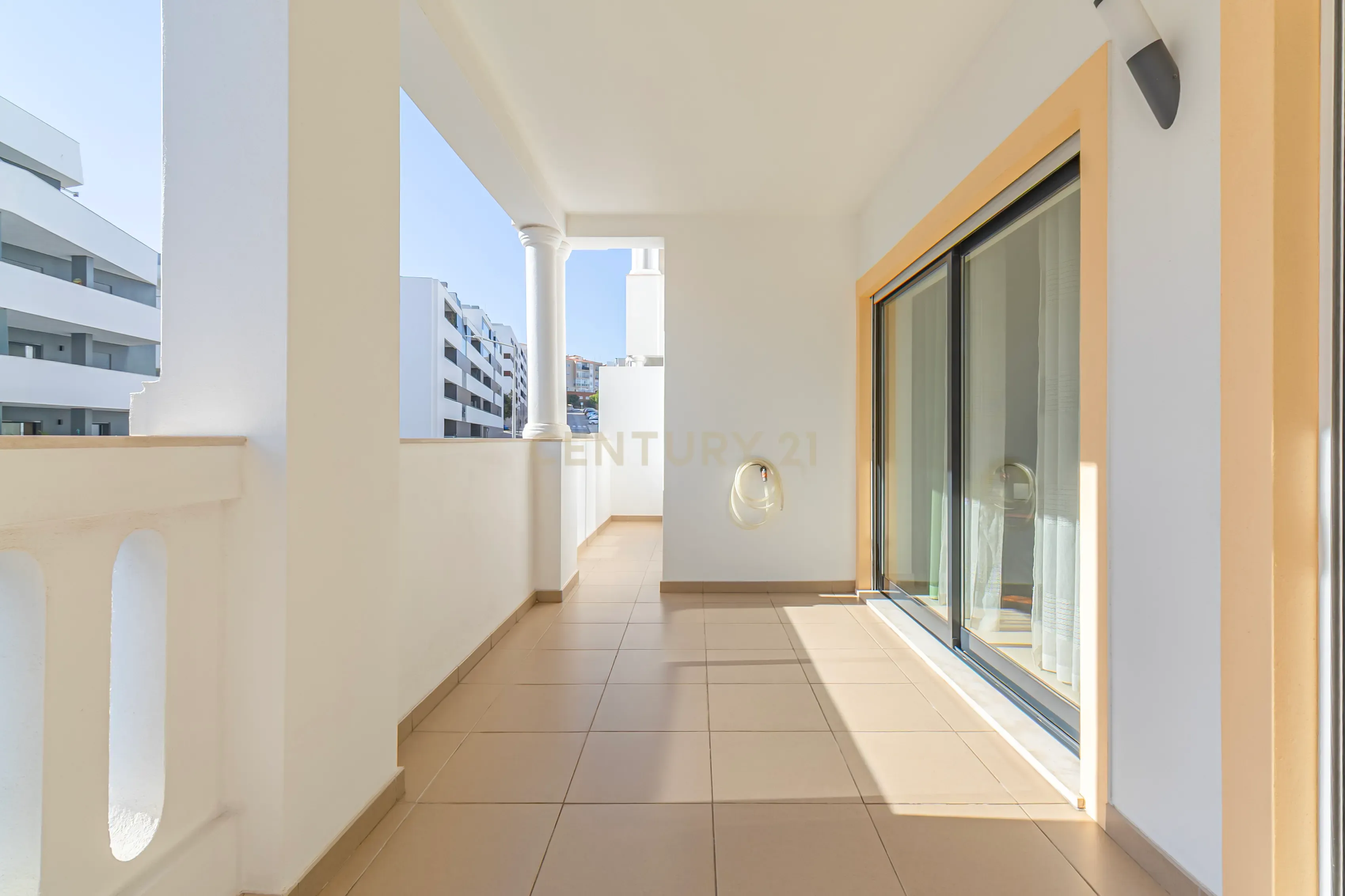 Apartamento moderno e espaçoso, zona central de Lagos — Lagos
