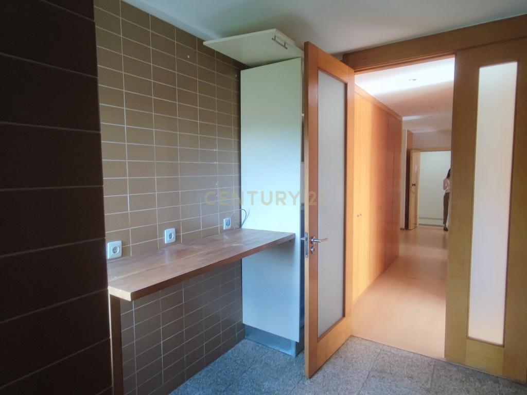 Apartamento T3 no Último Piso com Garagem – Moreira da Maia, Porto - Image 10