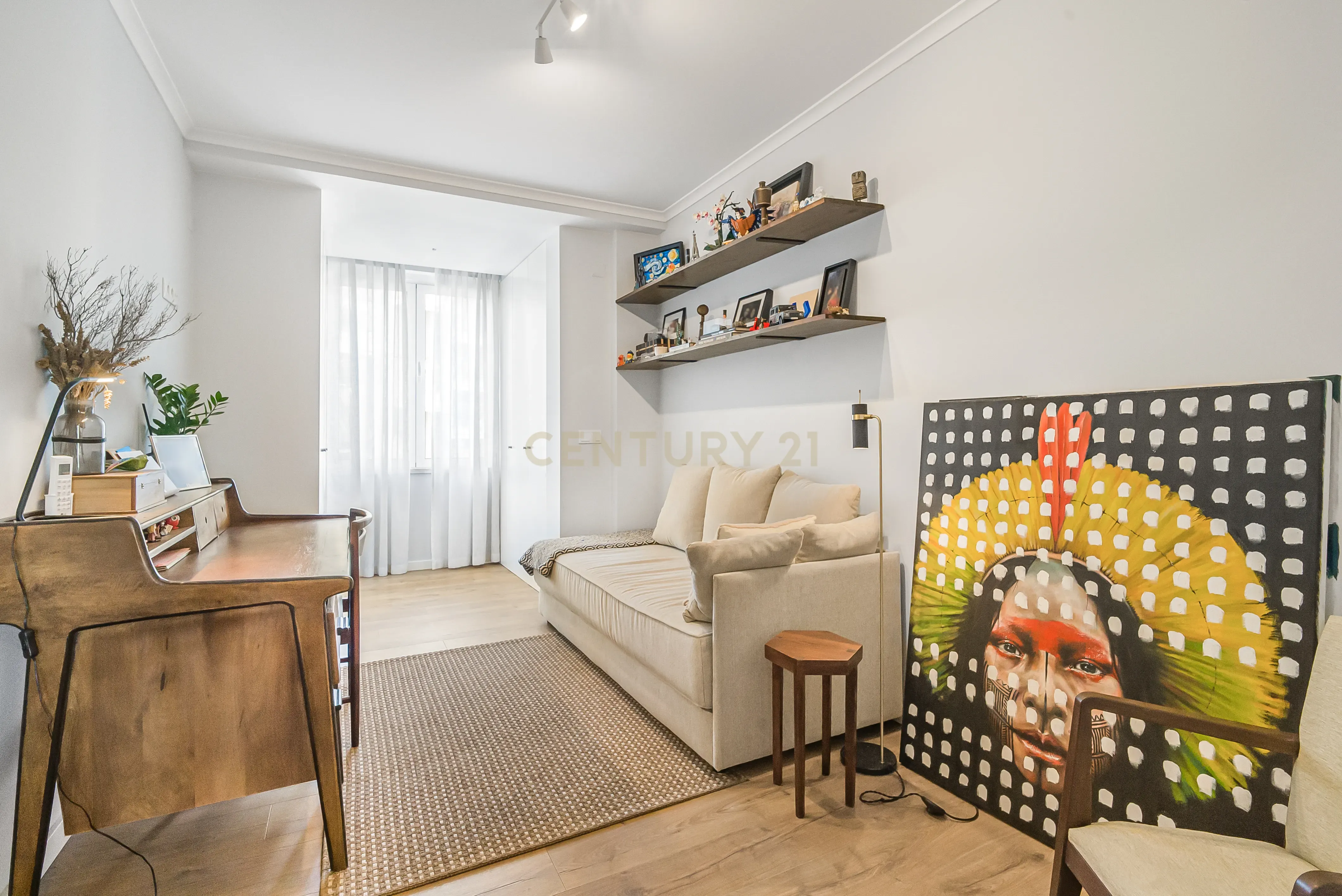 Apartamento T3 convertido em T2 totalmente renovado - Cova da Piedade ( frente à Estação) - Image 15
