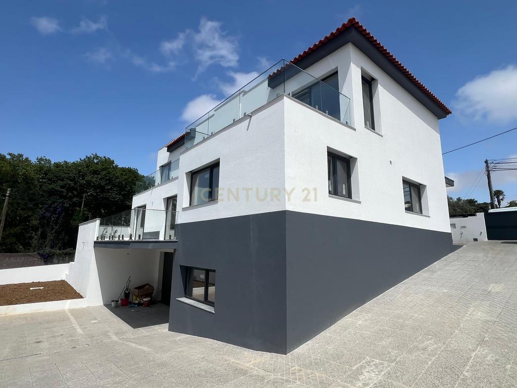 Moradia moderna T4 em construção na Rinchoa - Image 2