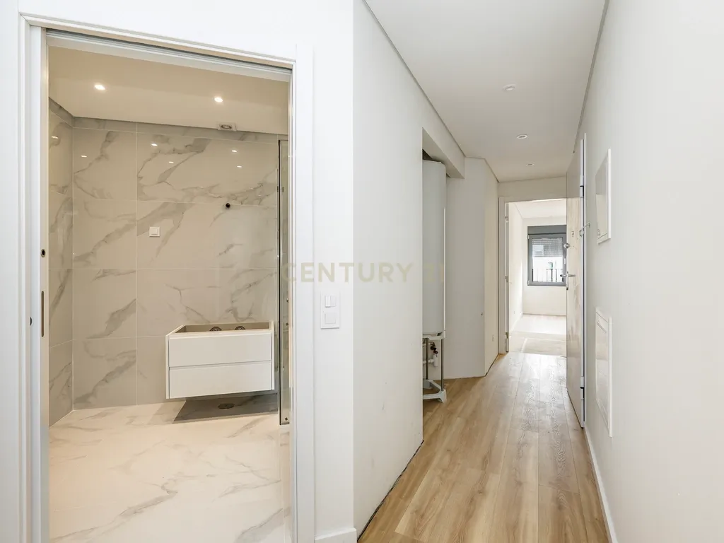 Viva o privilégio do Tejo: T3 Duplex exclusivo no coração de Santa Iria de Azóia! - Image 4