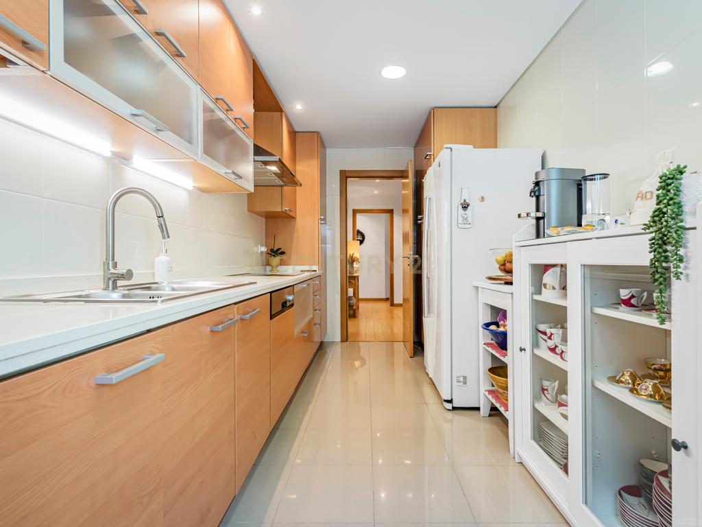 Apartamento T3 em Cascais com Terraço - Image 2