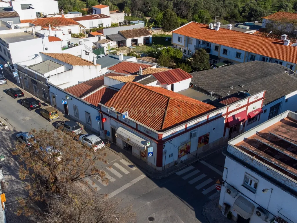 Oportunidade Única de Negócio em Santa Bárbara de Nexe – Faro - Image 1