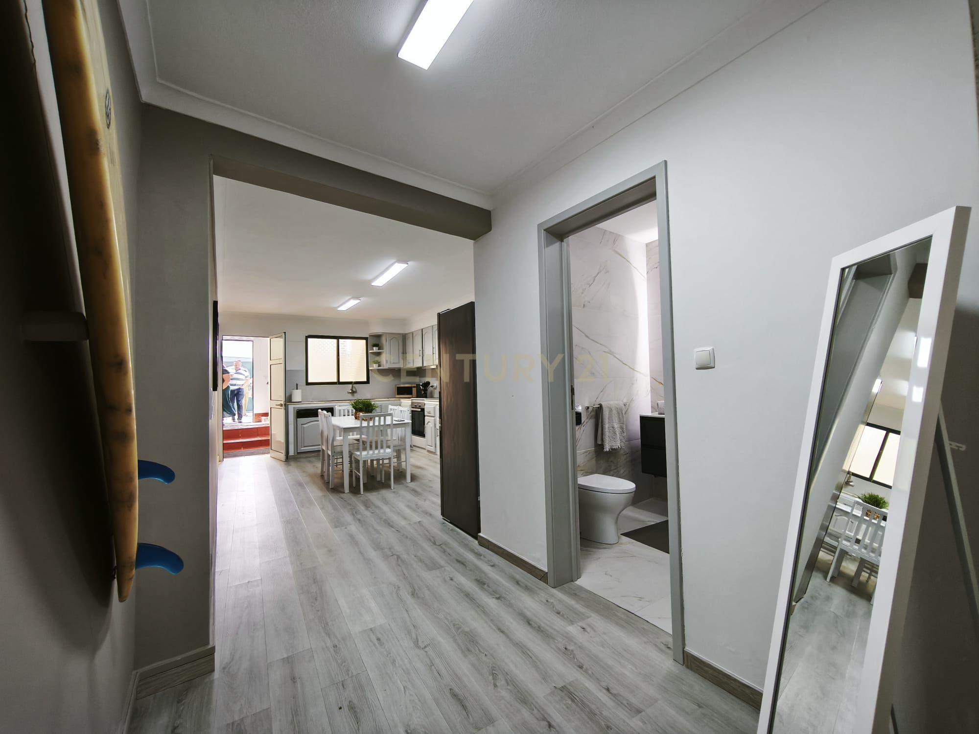 Moradia T2 no Centro da Ribeira Grande – Localização Privilegiada - Image 18