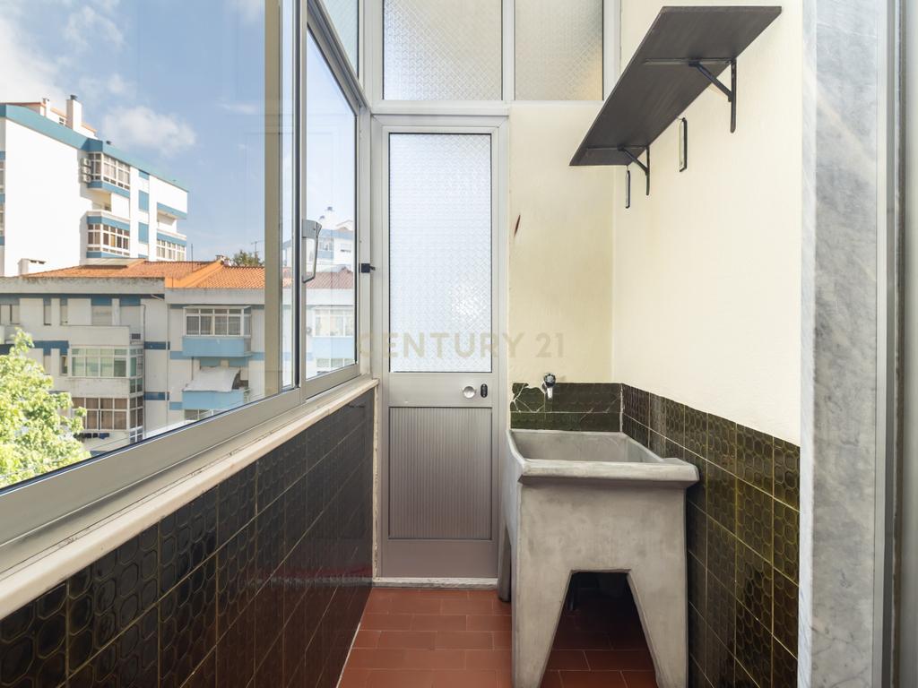 Apartamento T3 em Amora, Seixal - Image 23