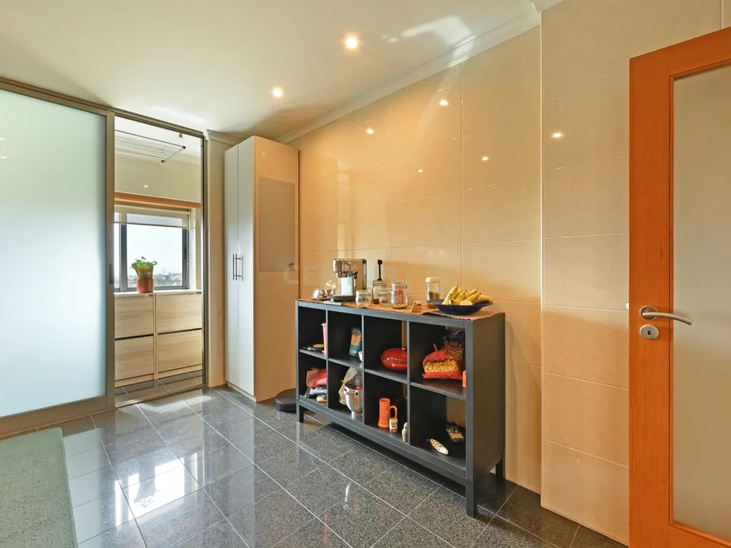 Apartamento Duplex T2+2 com 2 Suites e Terraço privativo em Canidelo - Image 7