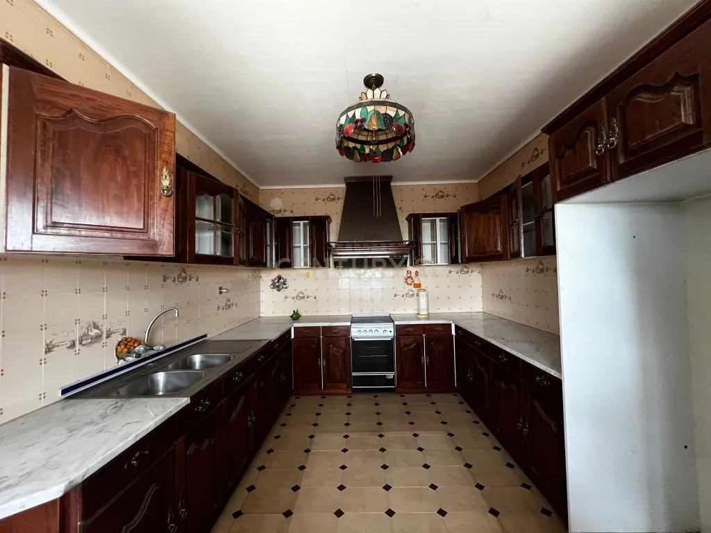 Casa Espetacular em Esgueira com Jardim e Garagem - Image 22