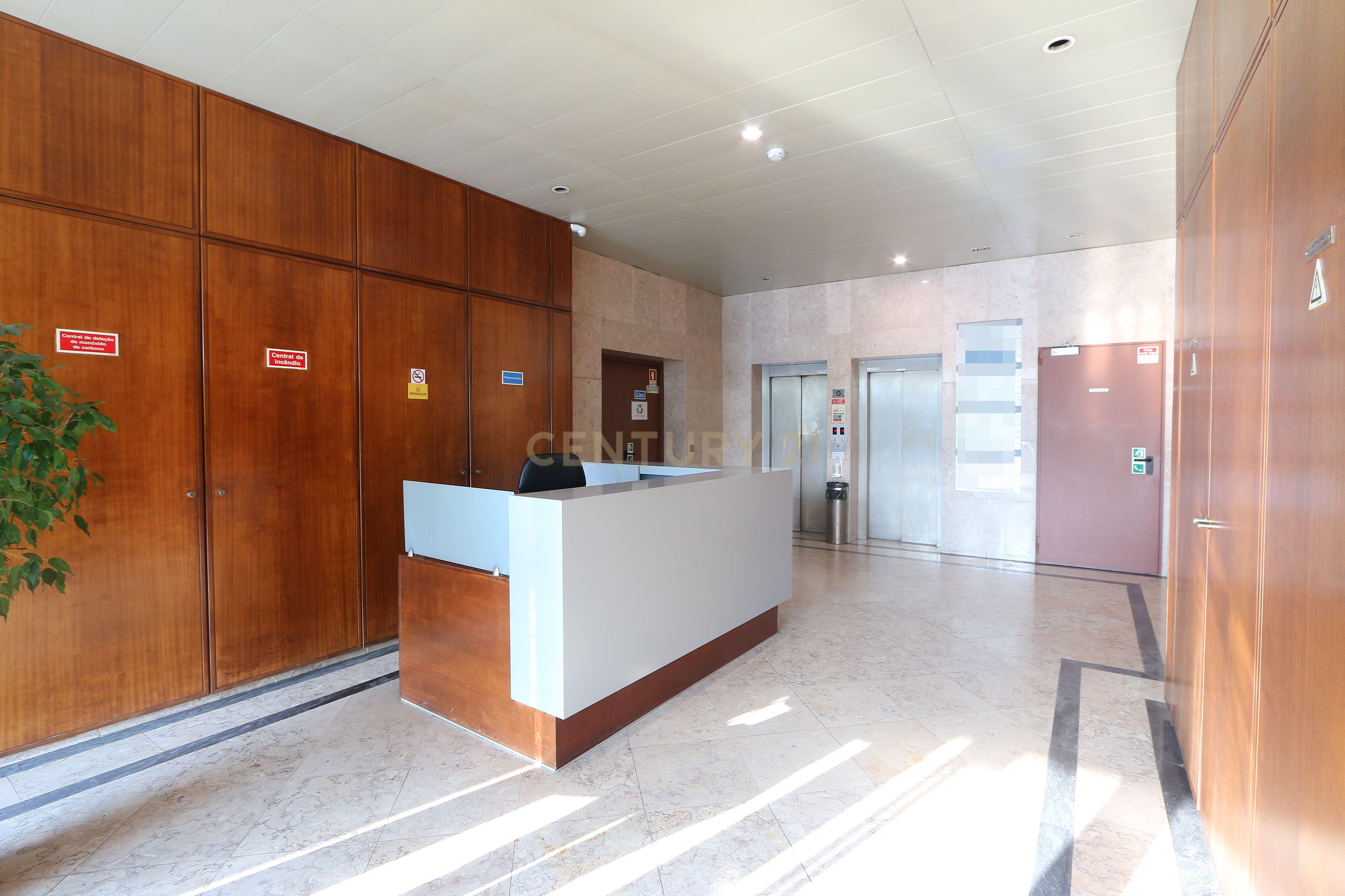 Escritório de 276 m² no Centro Empresarial de Telheiras – Lisboa - Image 2