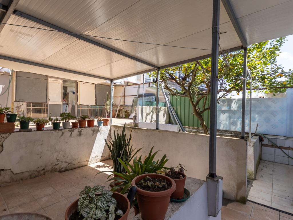 Apartamento T3 no Feijó com logradouro de 261 m2 - Image 27