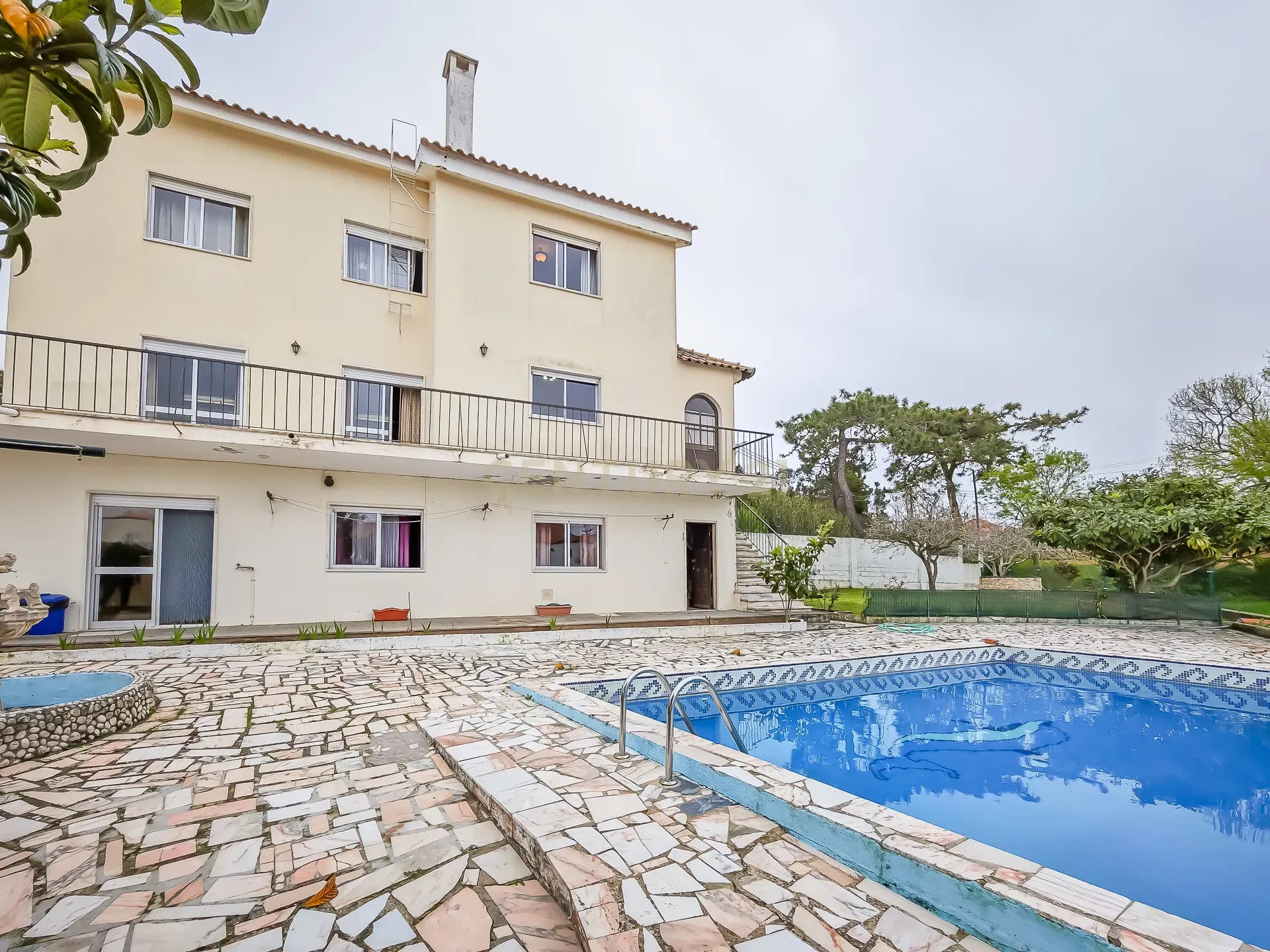Fotografia 6 de Moradia de Prestígio V6 com Piscina e Jardim – Próxima das Praias da Ericeira