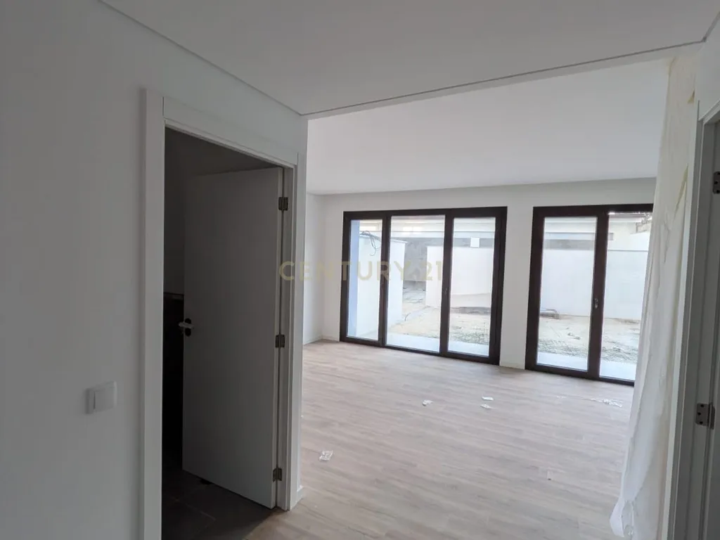 ApartamentoT2 | Campanhã | Próximo Metro - Image 7