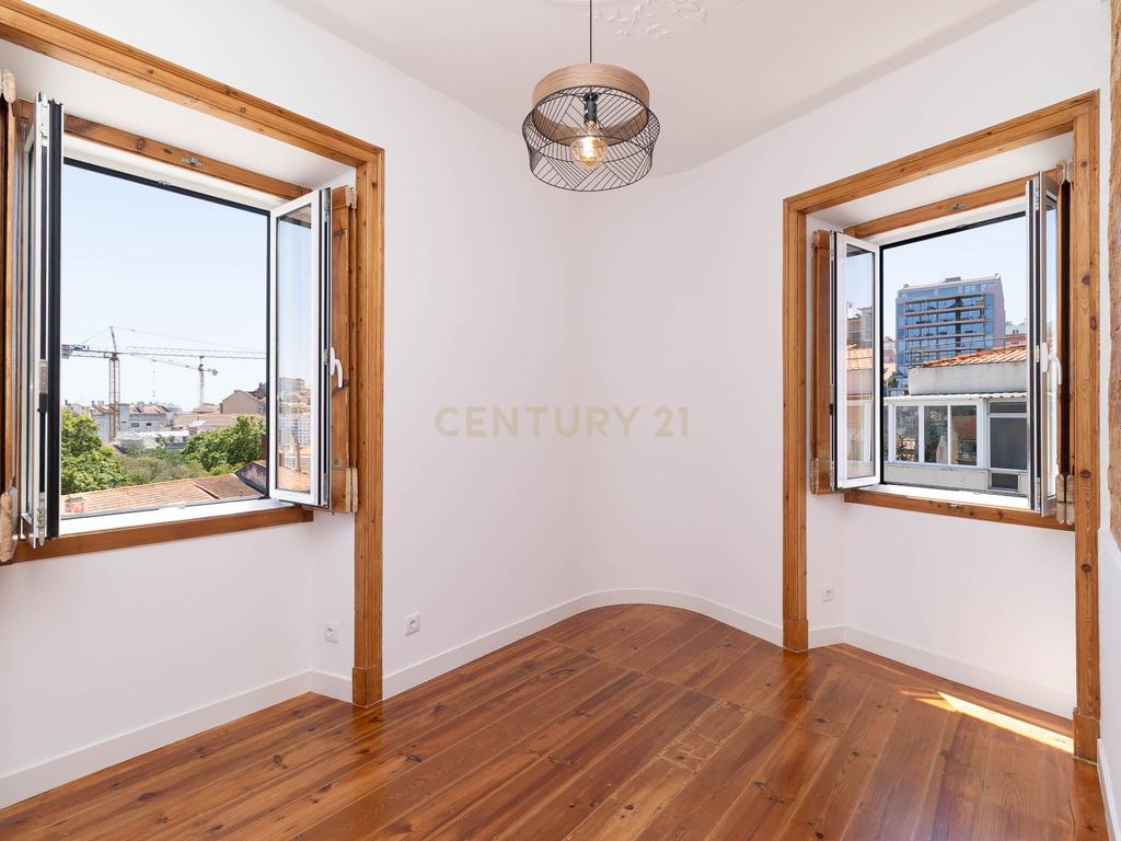 Apartamento T3  transformado em t2, totalmente remodelado -  coração de Lisboa - Image 7