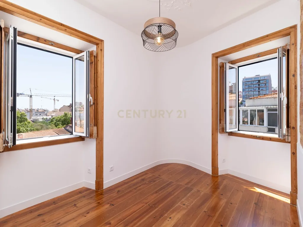 Apartamento T3 transformado em t2, totalmente remodelado - coração de Lisboa - Image 7