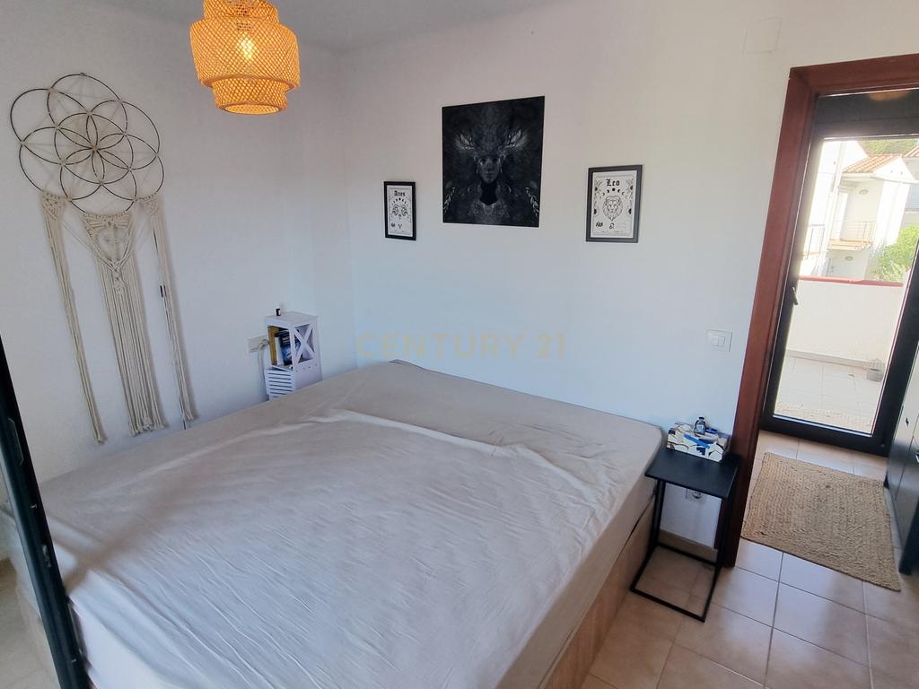 Viva o estilo de vida mediterrânico nesta casa com jardim e vista para o mar em Llançà - Image 25
