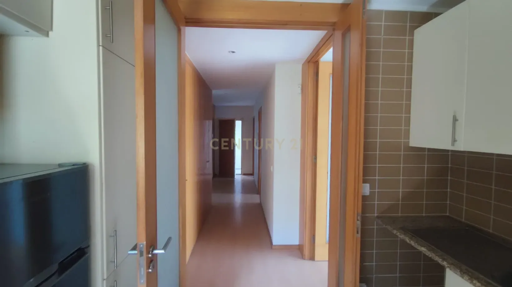 Apartamento T2 com Terraço e Garagem, Maia (Ao Aeroporto) - Image 7