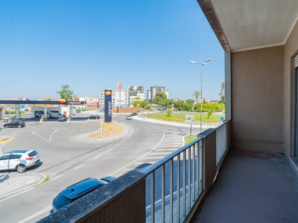 Apartamento T2 em Marinha Grande - Oportunidade Única! - Image 19