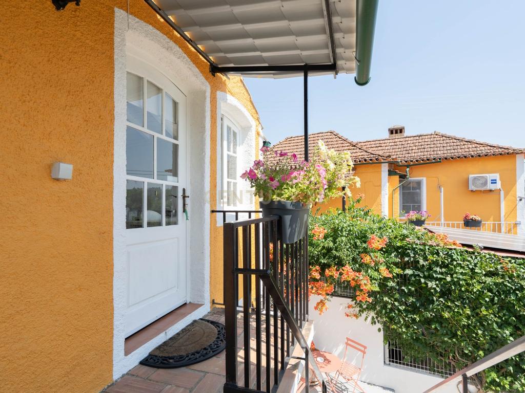 Moradia T7 tradicional em bom estado com varanda coberta, pátio, piscina, terraço coberta, vistas boas e jardim numa localização sossegada perto do centro de Arganil e o rio Alva - Image 27