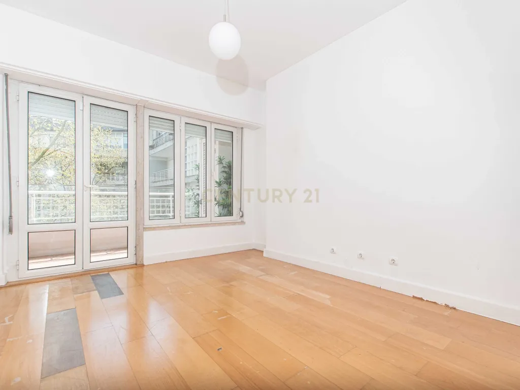 Duplex em Estados Unidos Da America, Lisboa com Vista para a Cidade - Image 14