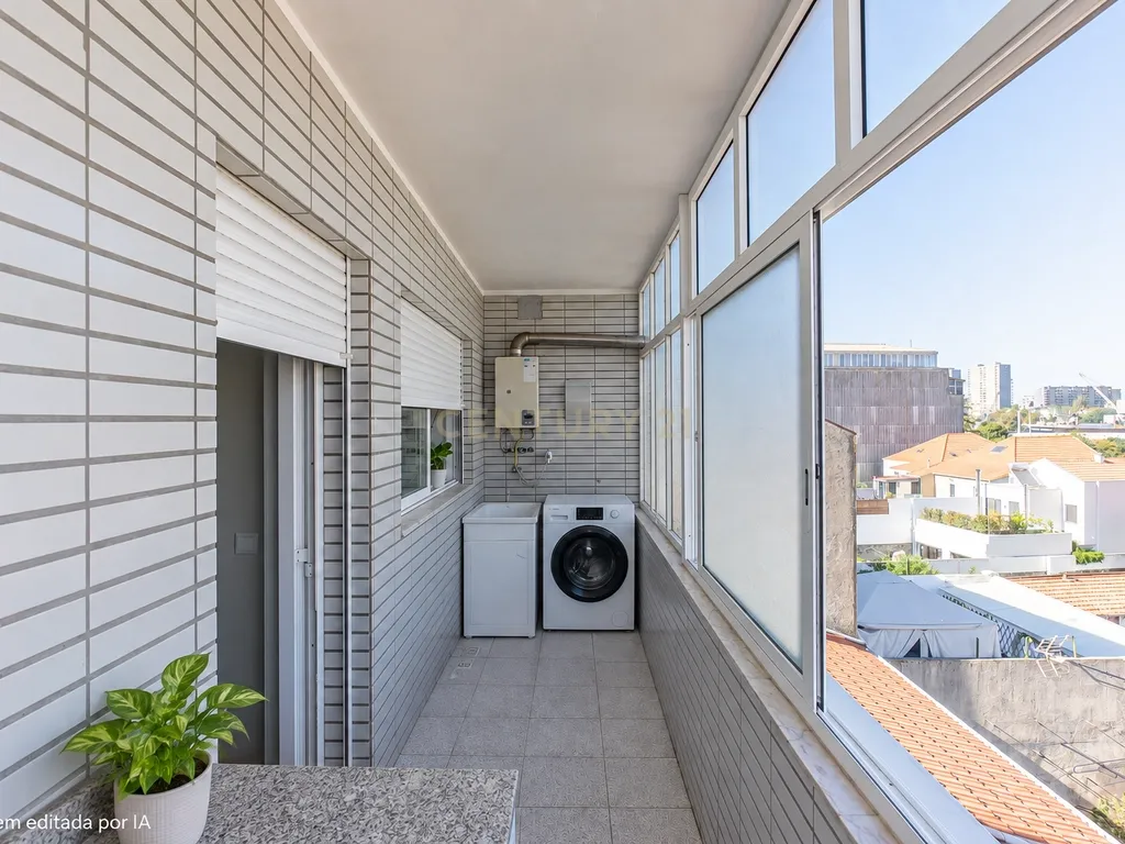 Apartamento T4 Duplex com terraço e logradouro | Matosinhos - Image 7
