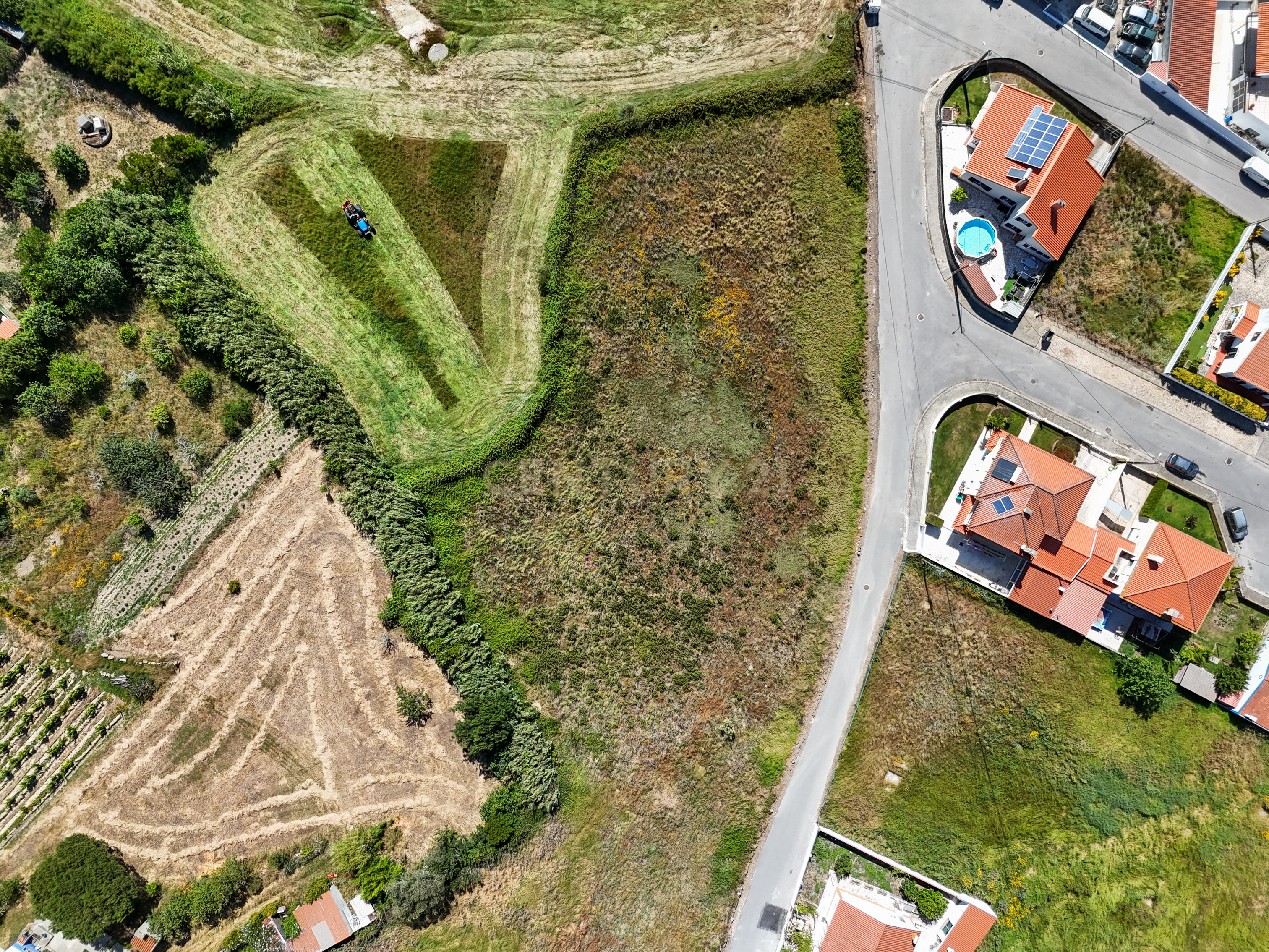 Fotografia 5 de Terreno Urbano - 3.395 m2 com Potencial de Investimento e Construção