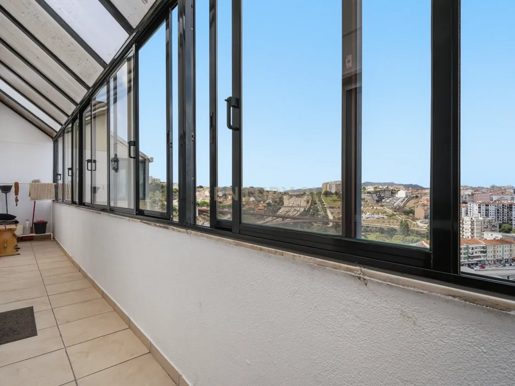 T4 Renovado e Luminoso com 50 m² de Varandas Fechadas | Agualva-Cacém - Image 20